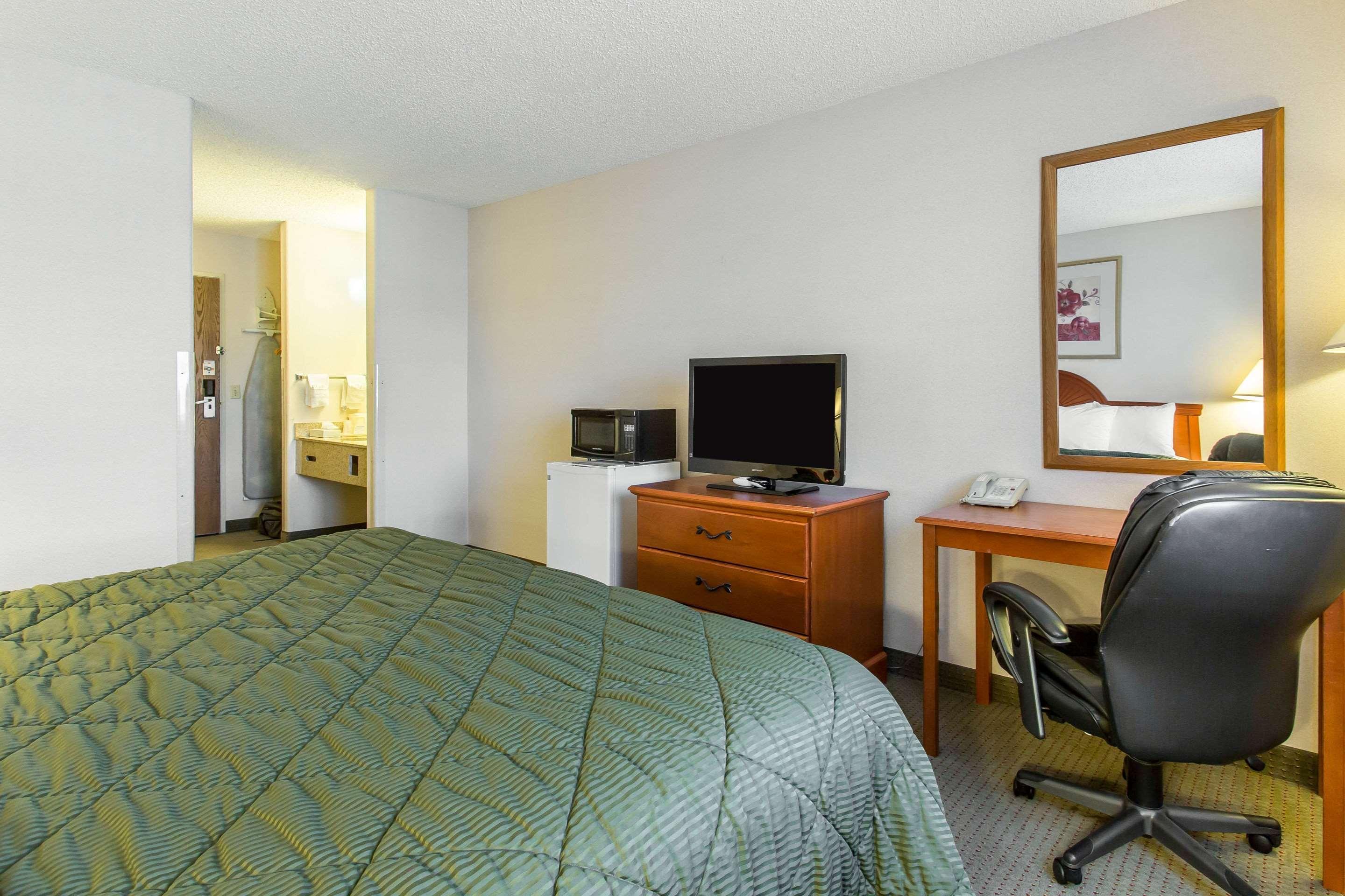 Quality Inn Delta Gateway To Rocky Mountains Exterior photo